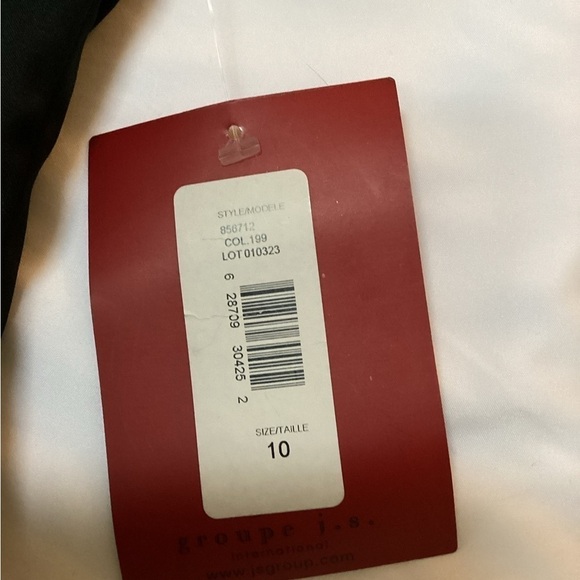 Nwt JS Collections tank top, side zipper, fitted, size  10, thick material - Picture 3 of 5